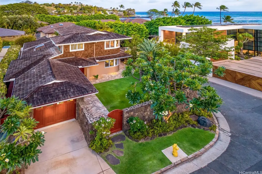 223 Kaalawai Place, Honolulu