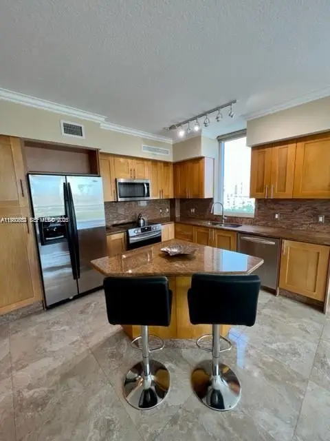 Photo of Listing #A11980652