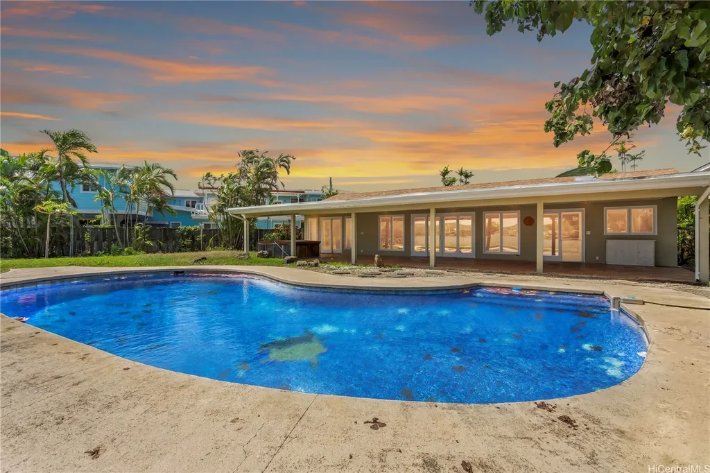 325 Hamakua Drive, Kailua