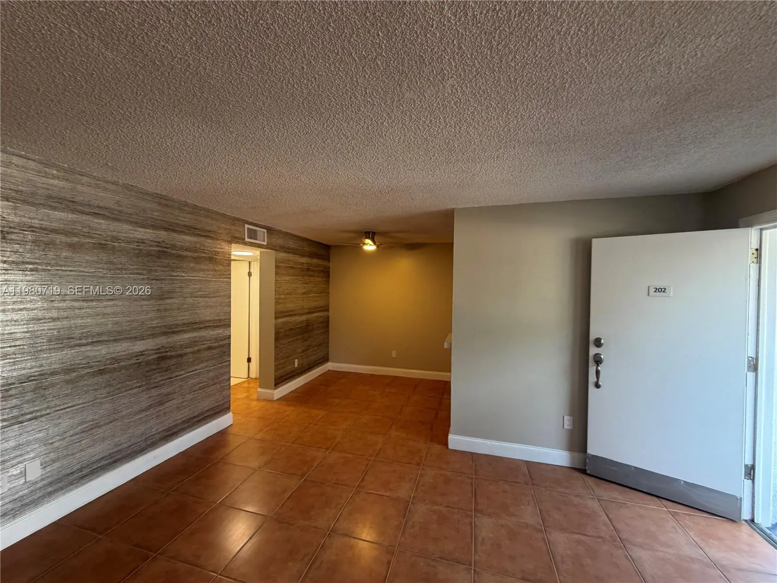 Photo of Listing #A11980719