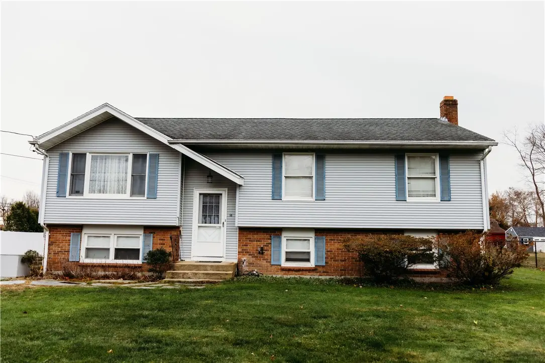 16 Ward Ave, Middletown