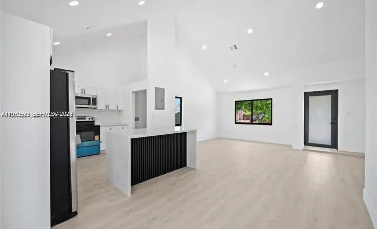 Photo of Listing #A11979572