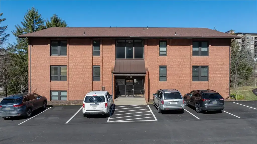 306 Mcknight Park Drive , Ross