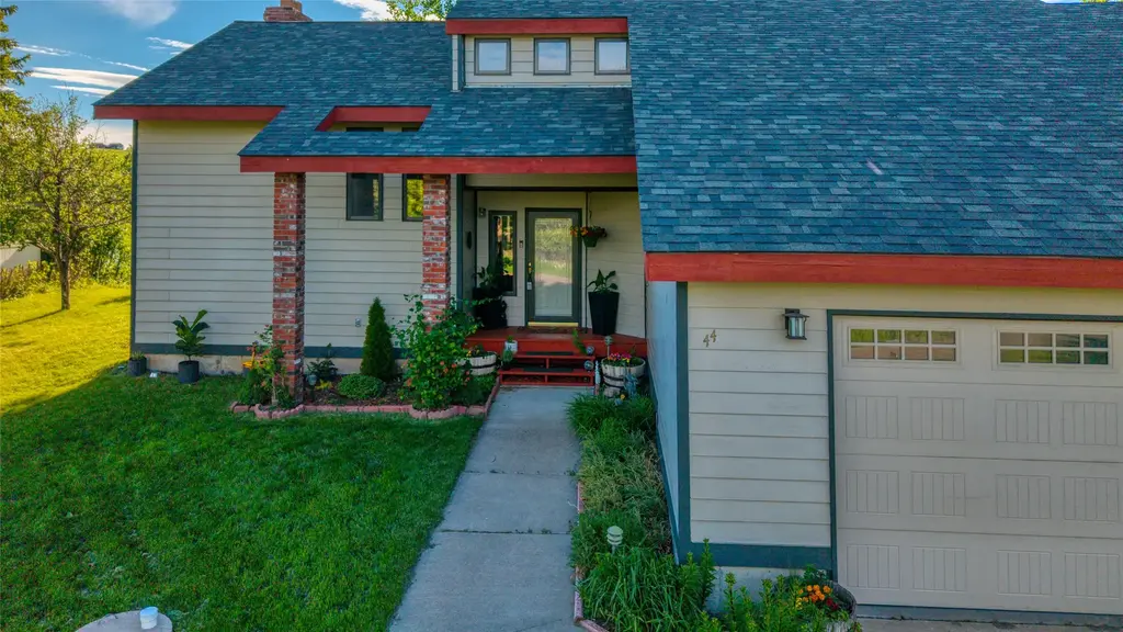 44 Fox Island Lane, Great Falls