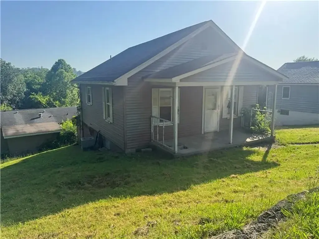 112 Wide Street , Chartiers