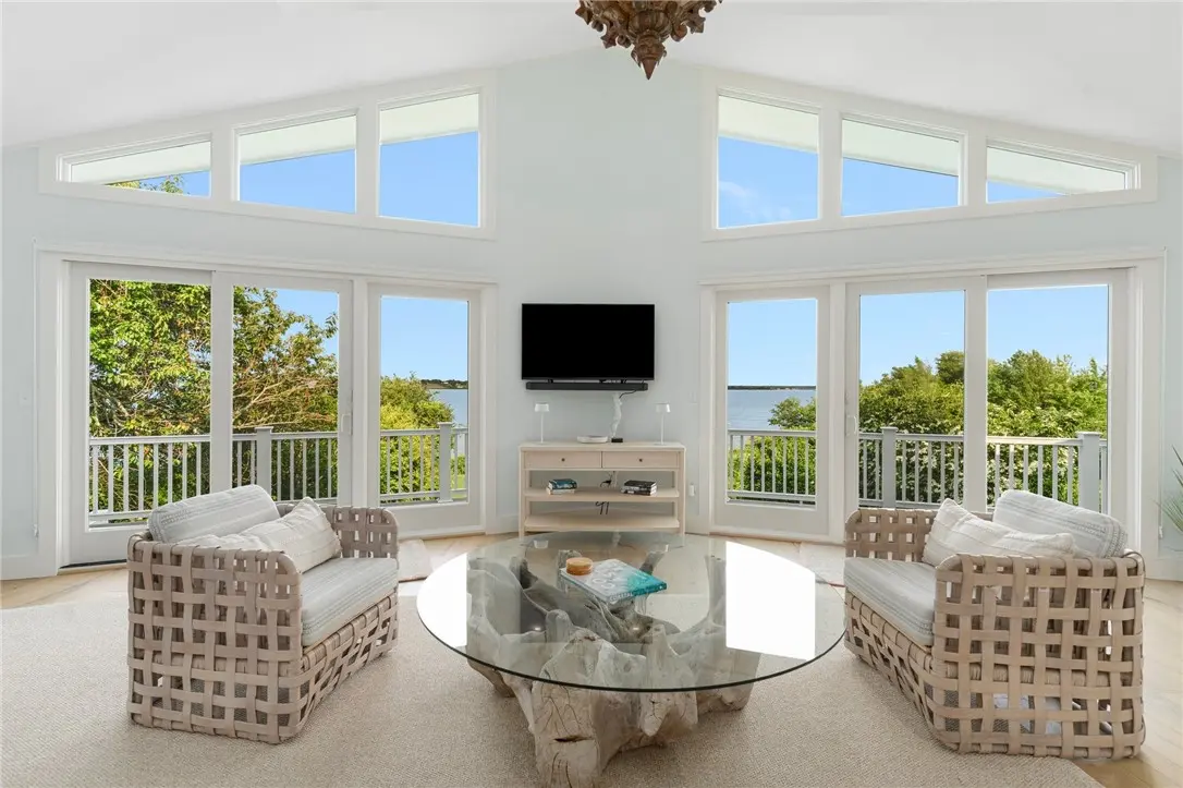 117 Indian Ave, Portsmouth