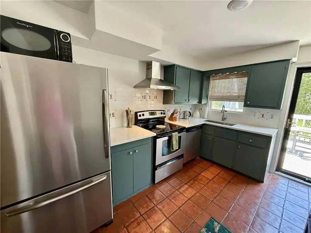 8 Mccormick Rd, Newport