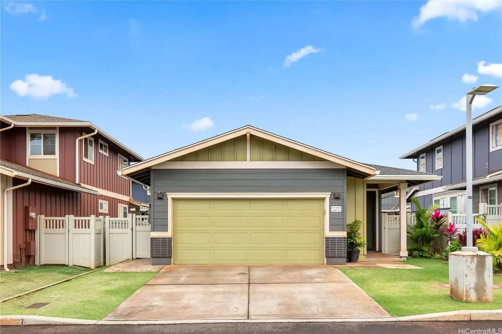 94-1251 Hale Halawai Drive # 36, Waipahu