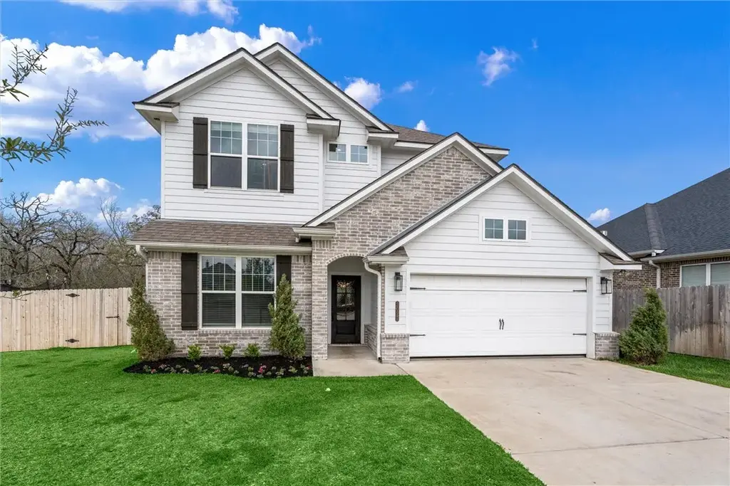 3027 Wolfpack Loop, Bryan