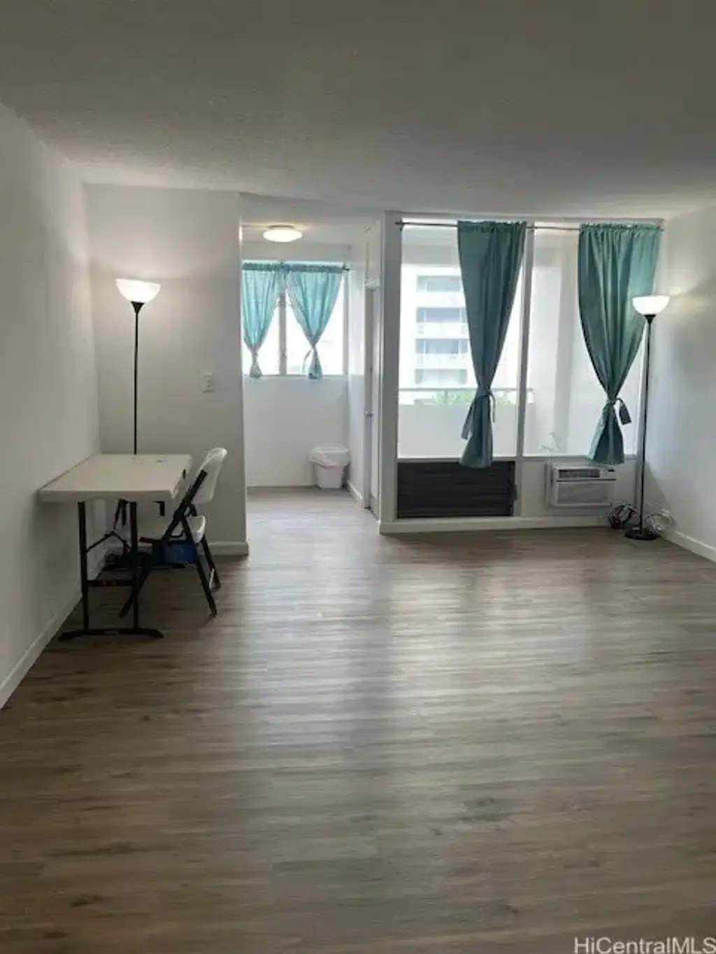 747 Amana Street # 402, Honolulu