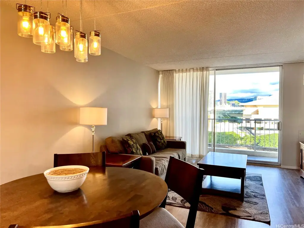 400 Hobron Lane # 1012, Honolulu