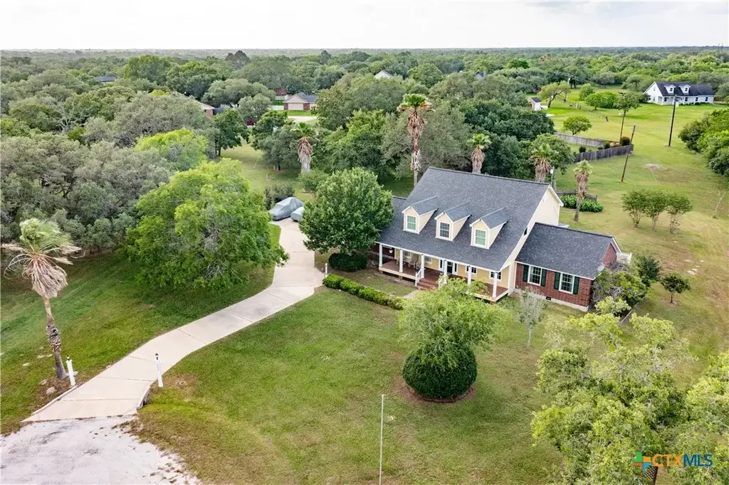 403 Oakside Drive, Victoria