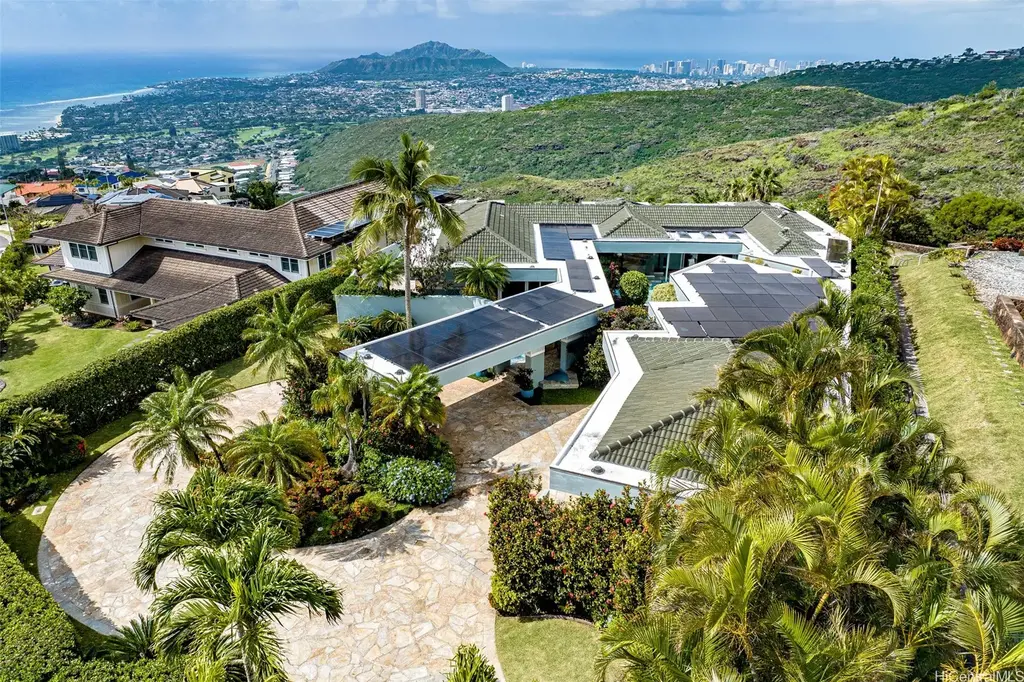 1980 Laukahi Street, Honolulu