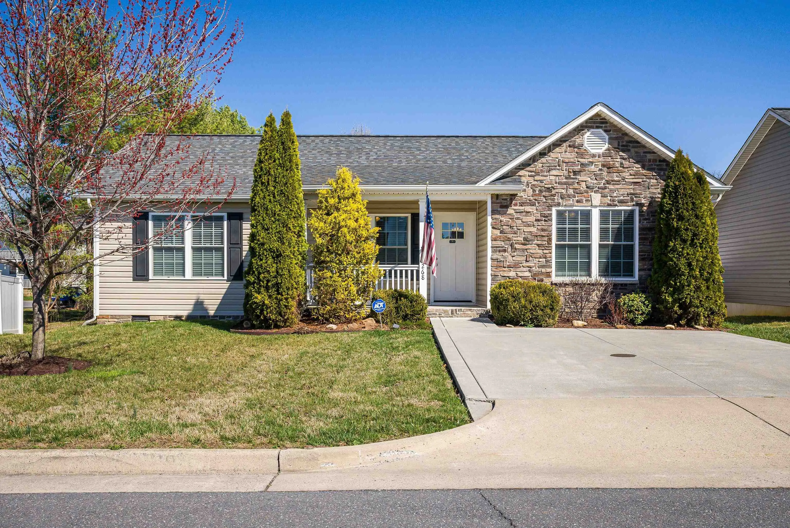 268 Dylan Cir, Bridgewater