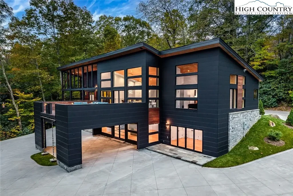 477 Laurel Lane, Blowing Rock