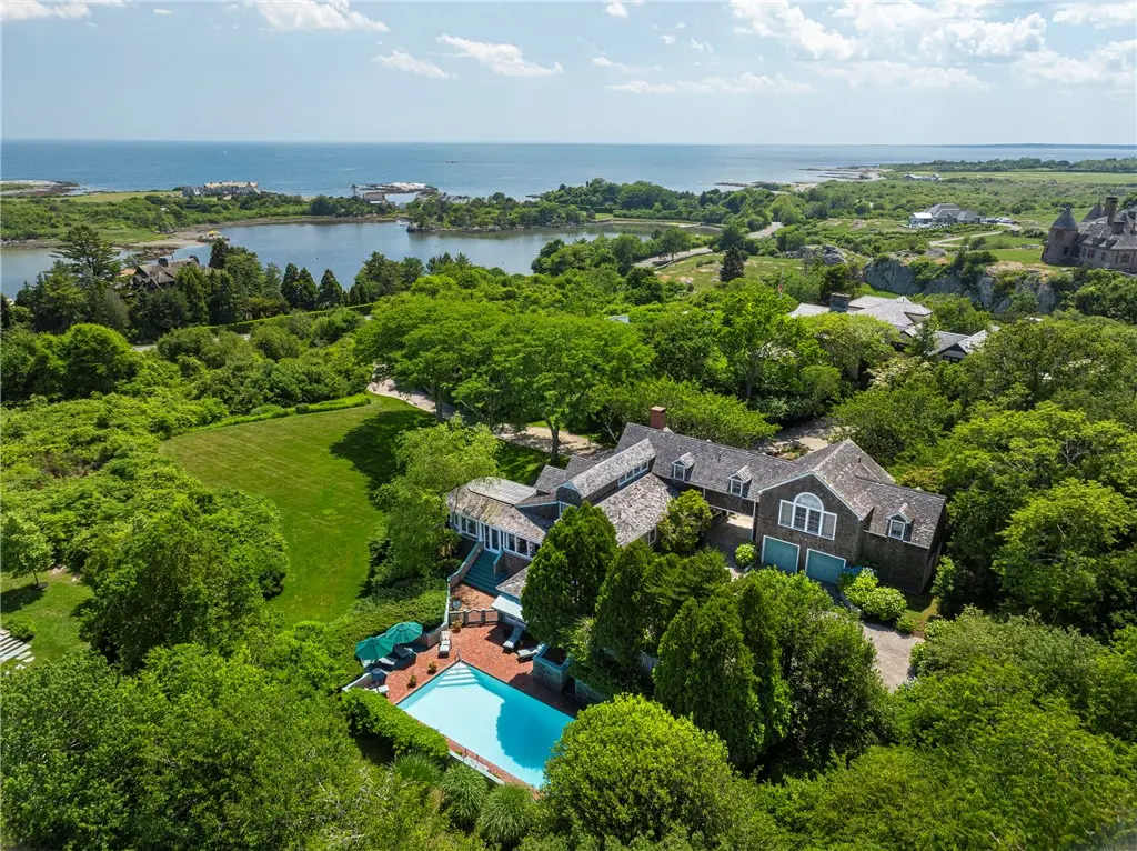 315 Ocean Ave, Newport