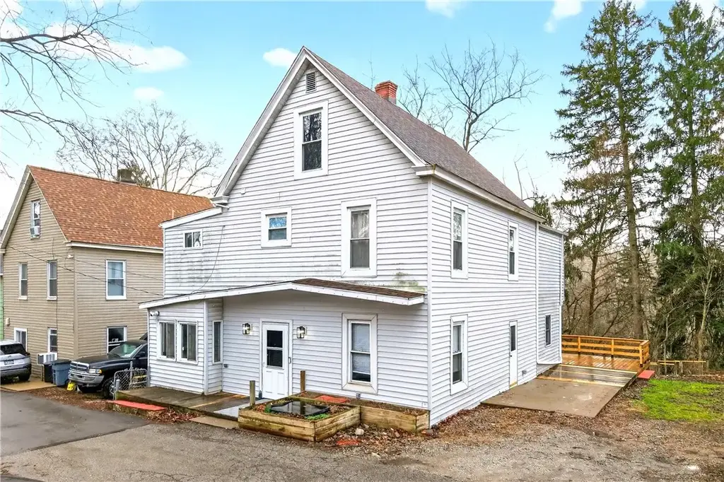 15 Montour Street , Canonsburg
