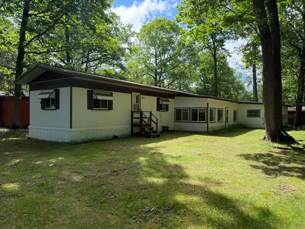 4288 Spruce Ln, Eagle River