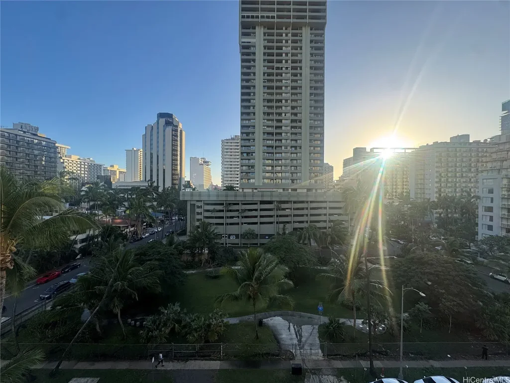 (unit #708) 440 Seaside Avenue, Honolulu