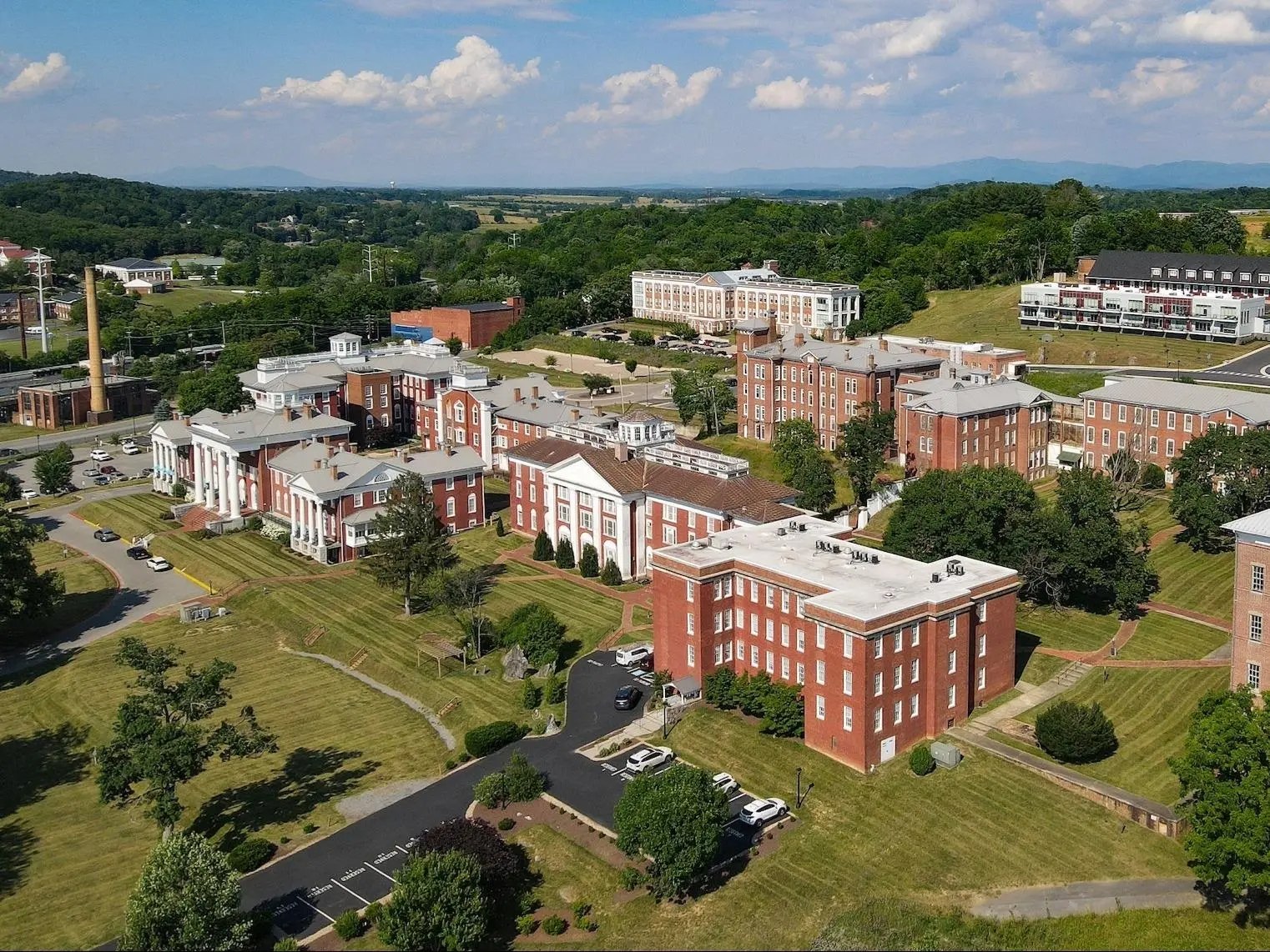 101 Village Dr W 101, Staunton