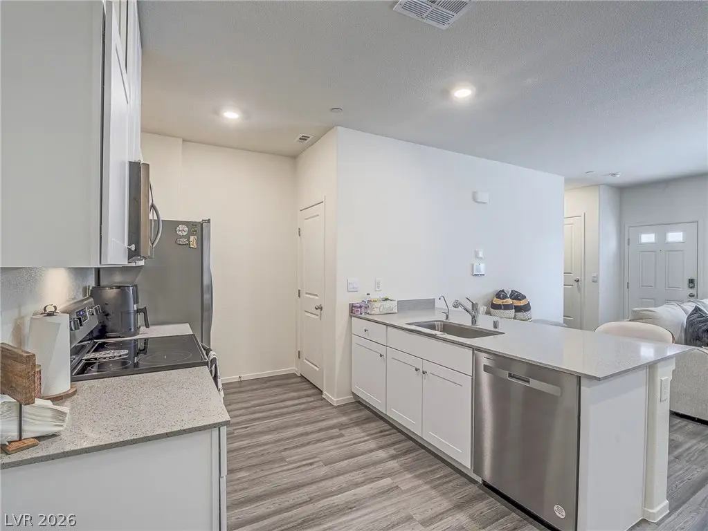 483 Waterfall Cove Court, Henderson