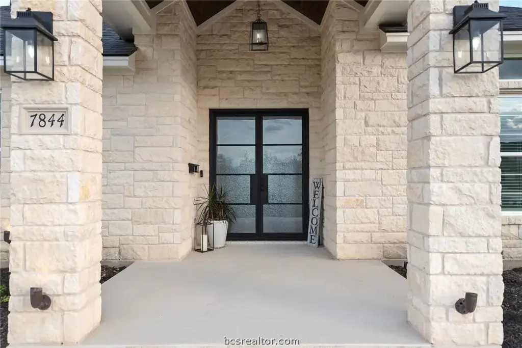 7844 Mathis Creek Drive, Bryan