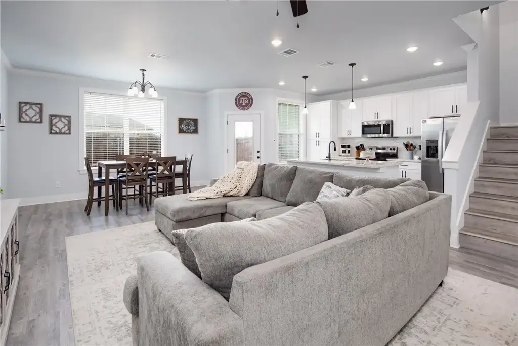 1427 Ailin Drive, College Station