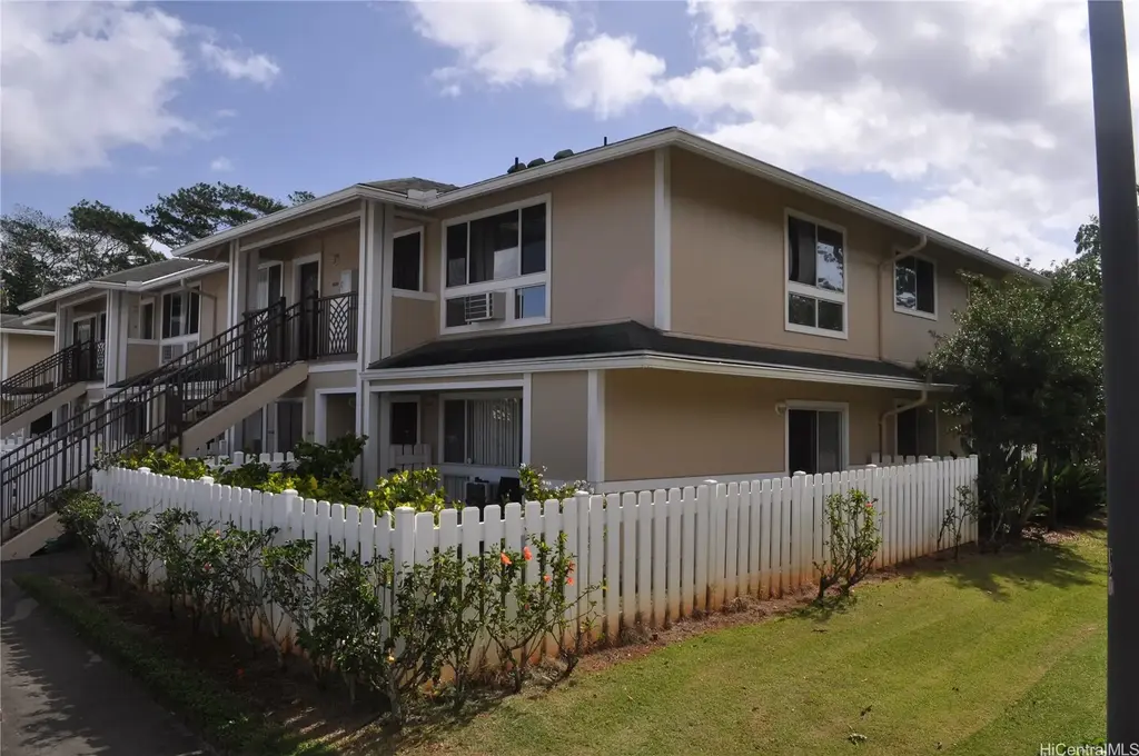 95-1075 Koolani Drive # 328, Mililani