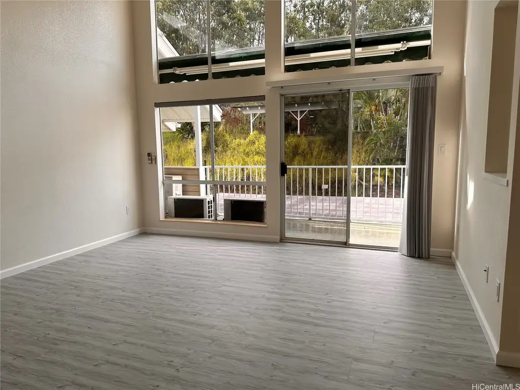 95-270 Waikalani Drive # K302, Mililani