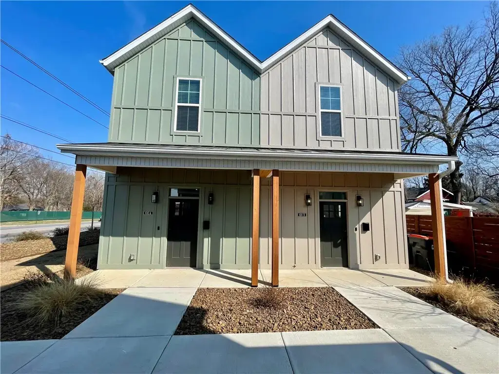 610 W Price Avenue B, Springdale
