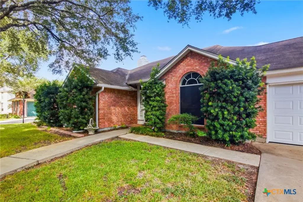 204 Windy Way Drive, Victoria