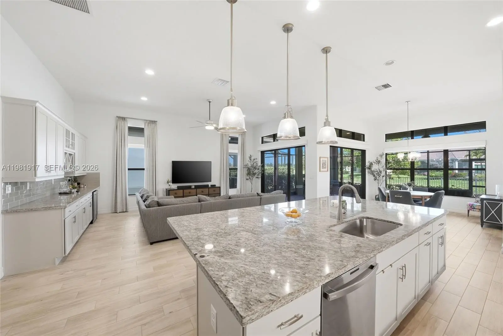 Photo of Listing #A11981917