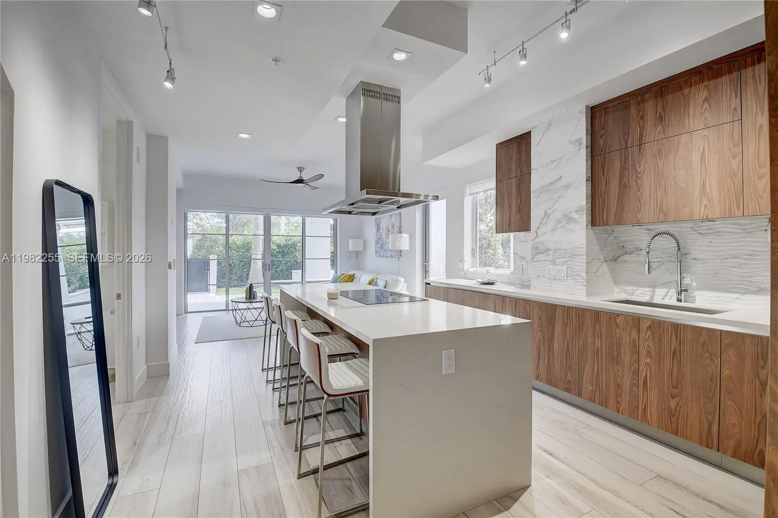 Photo of Listing #A11982255