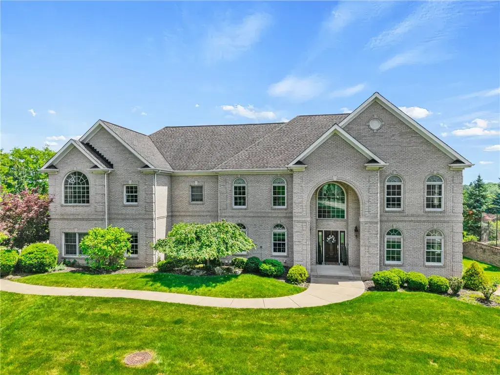 711 Parkview Drive , Pine