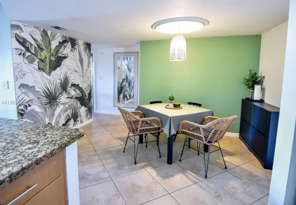 Photo of Listing #A11982495