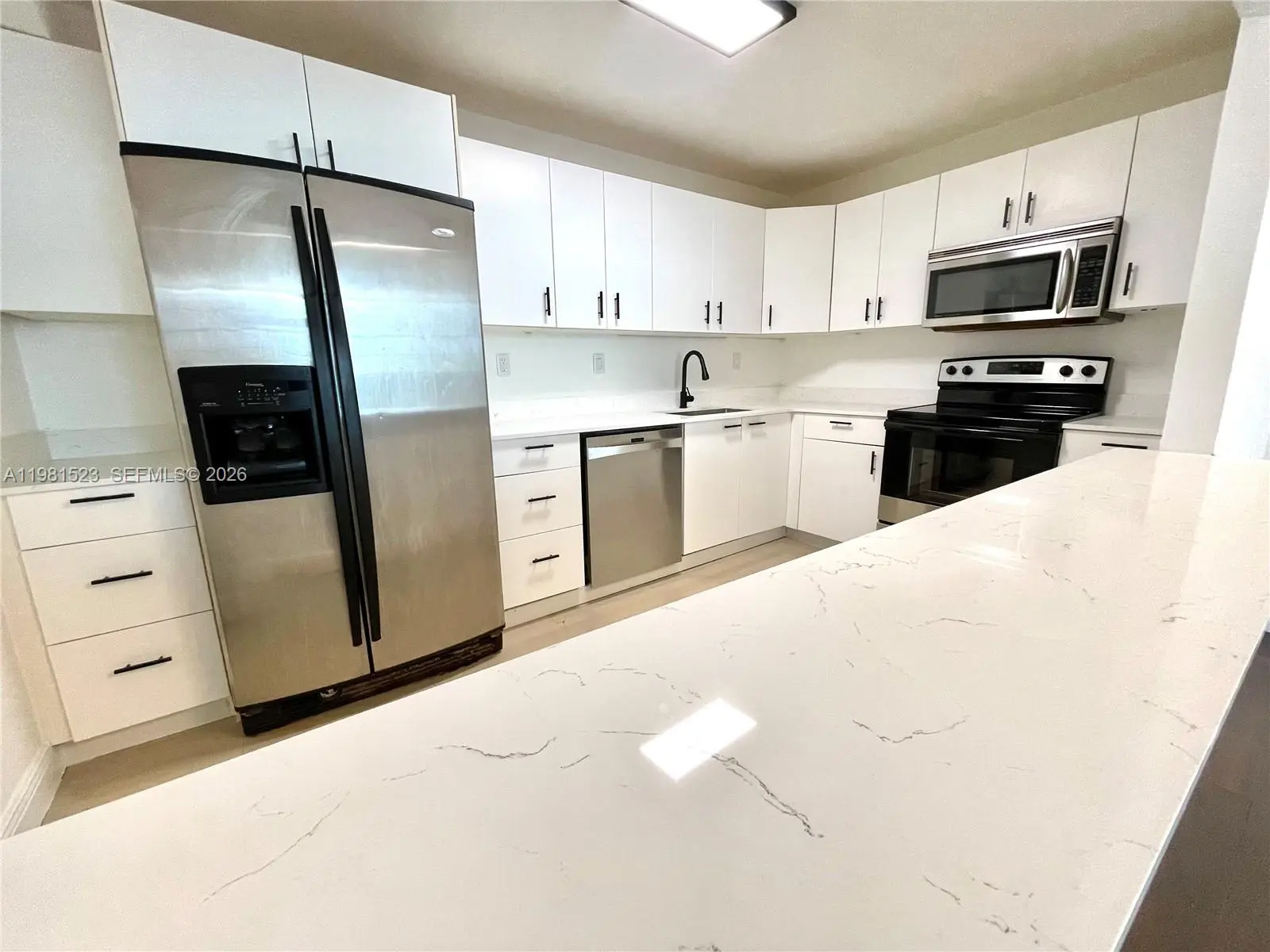 Photo of Listing #A11981523