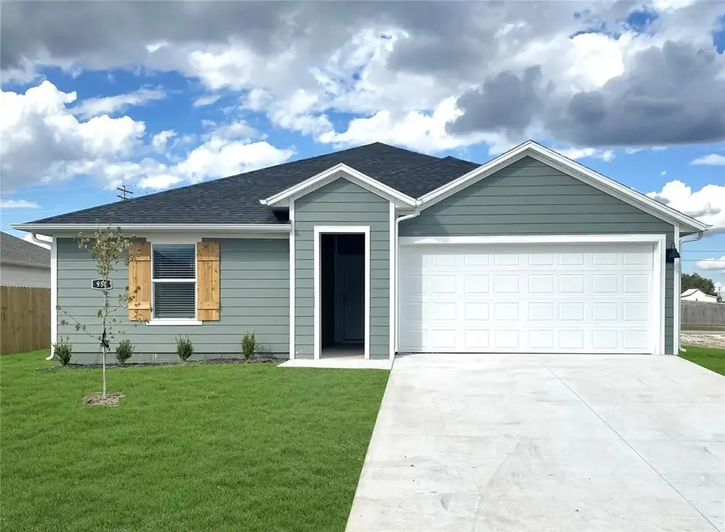561 Riggs Street, Prairie Grove