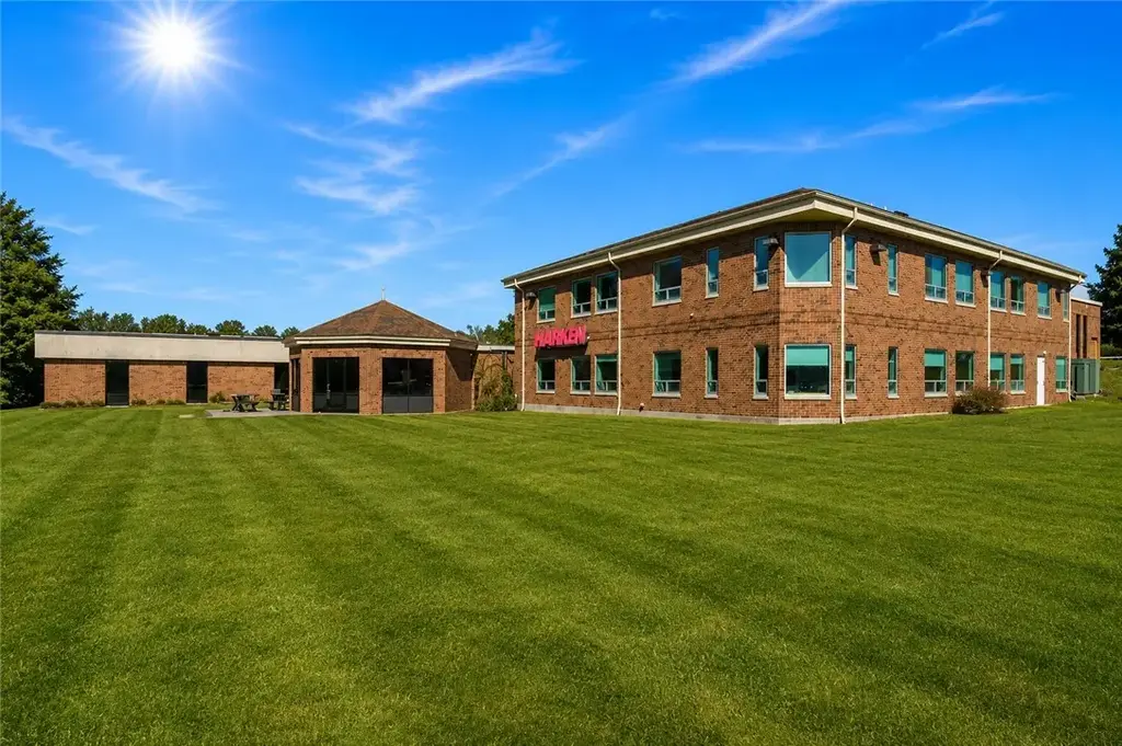 19 John Clarke Rd, Middletown