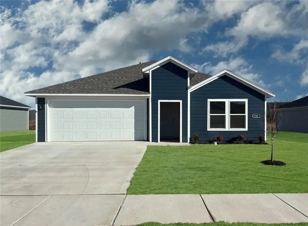 541 Riggs Street, Prairie Grove