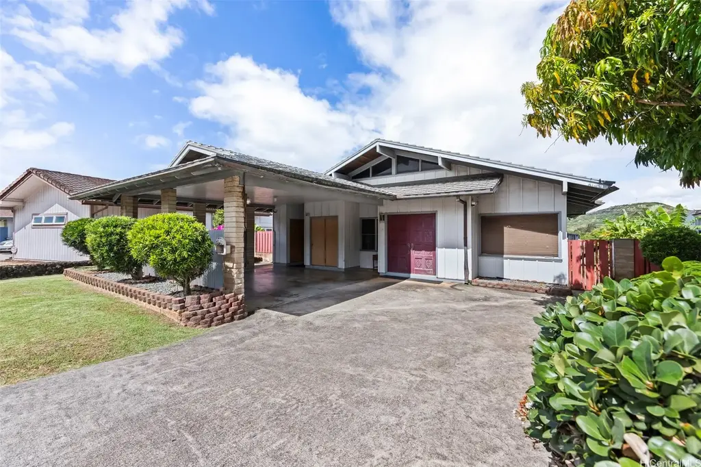 1360 Ala Puumalu Street, Honolulu
