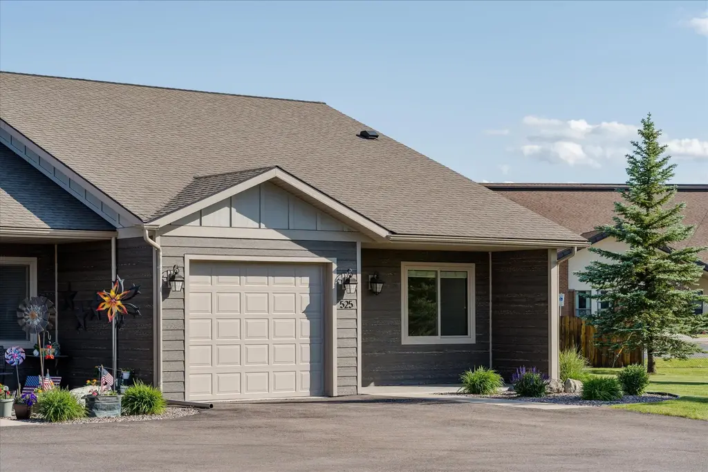 525 Eisenhower Street Se 525, Ronan