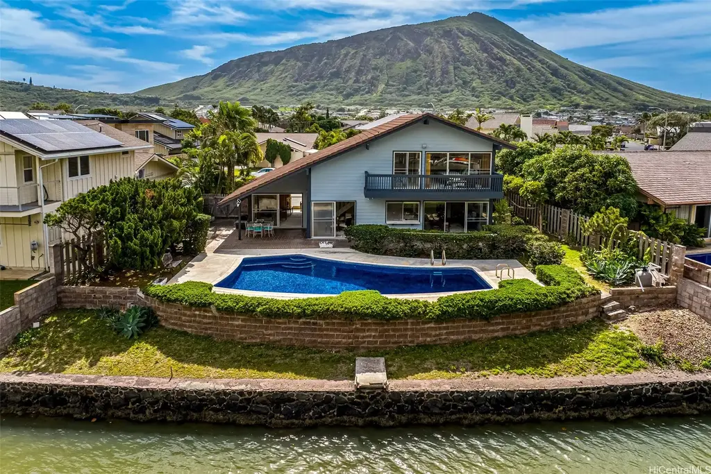 6889 Niumalu Loop, Honolulu