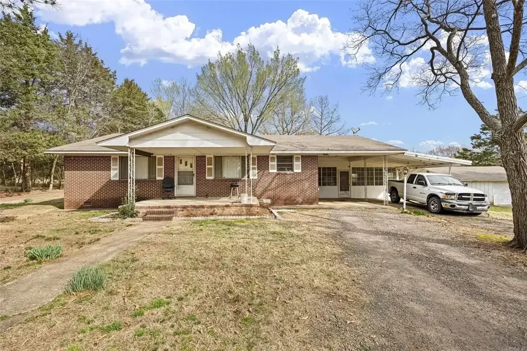 714 Highway 213, Hattieville