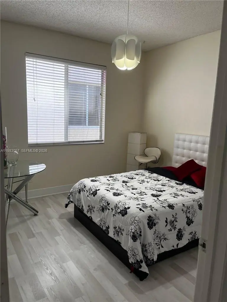 Photo of Listing #A11983057