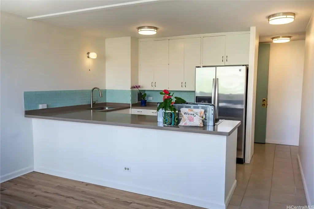 (unit #302) 1722 Makiki Street, Honolulu