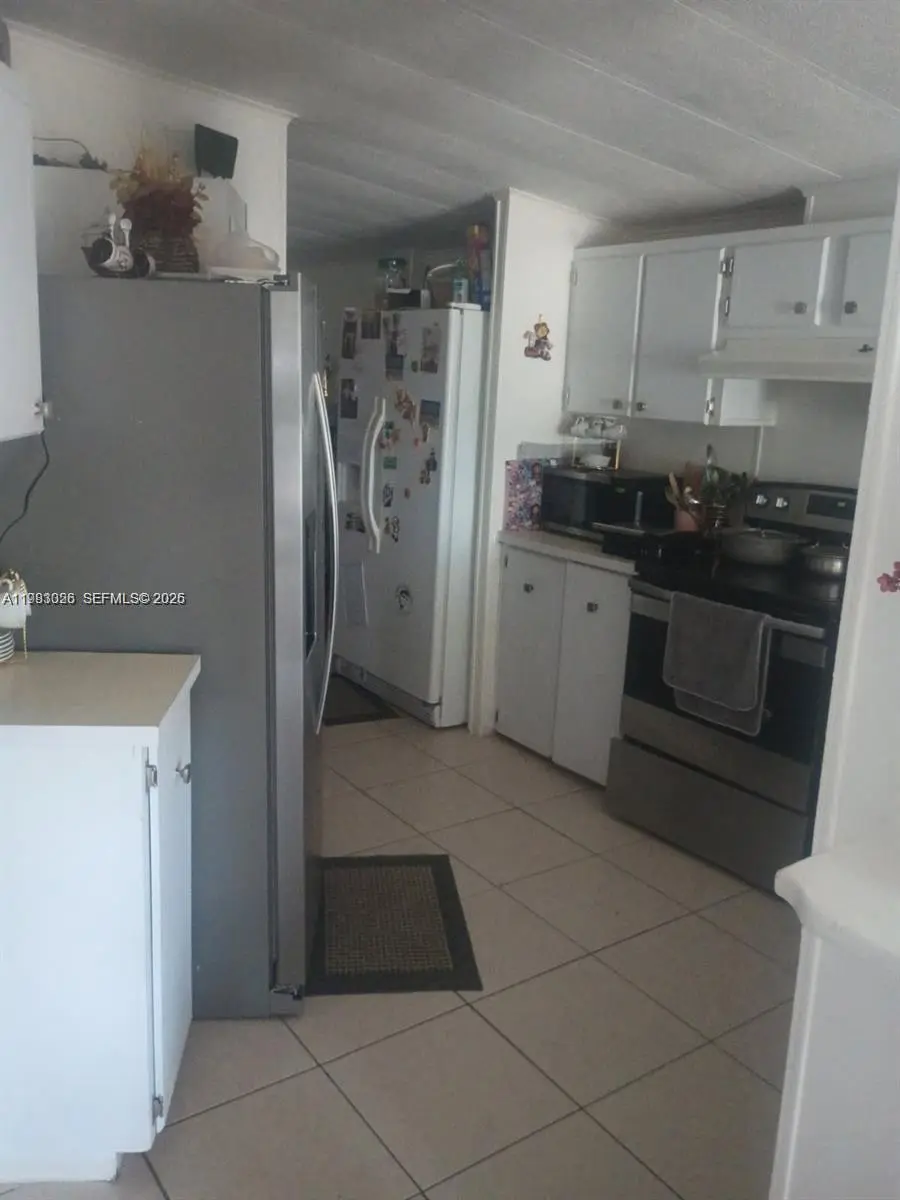 4 of 6 - 3024 Sw 51st Street, Dania Beach, FL