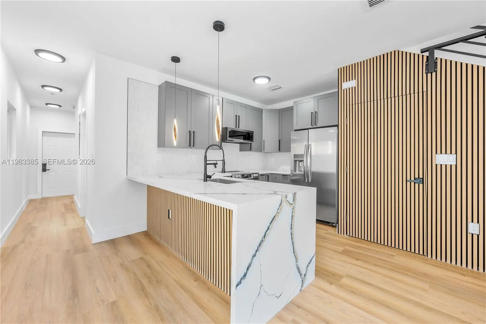 Photo of Listing #A11983385