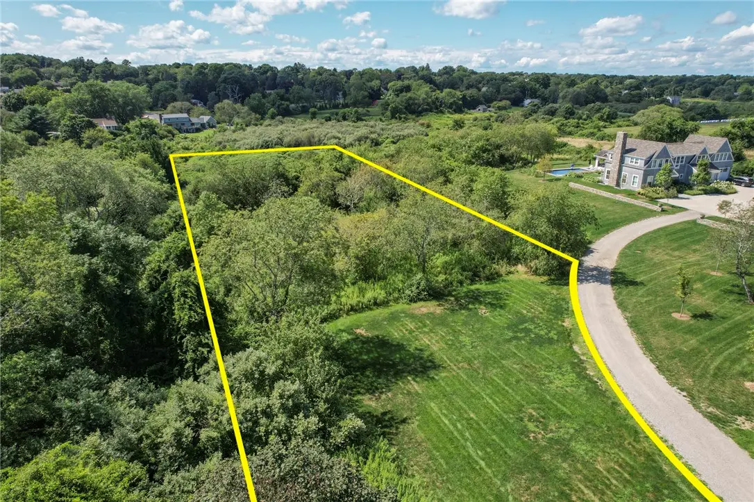 100 Summerfield Ln, Middletown