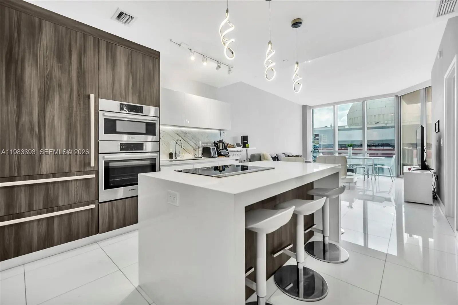 Photo of Listing #A11983393