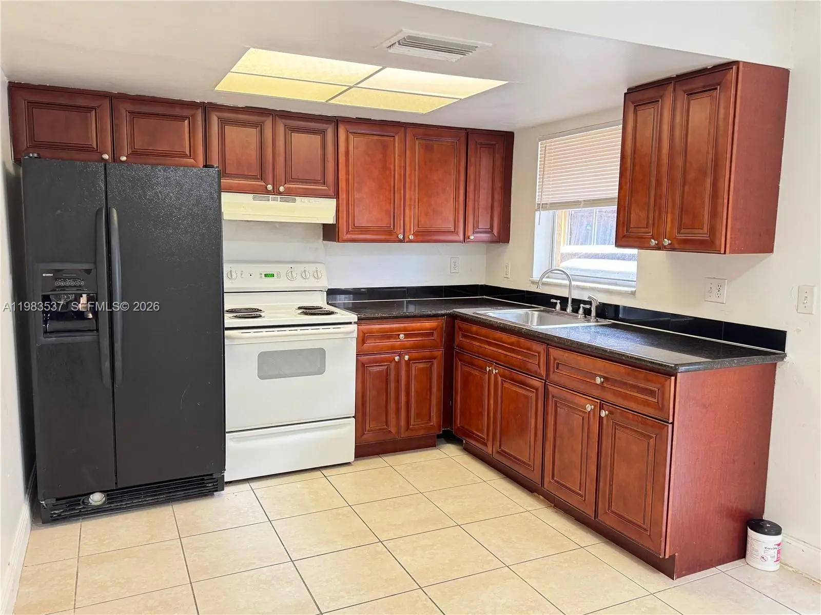 Photo of Listing #A11983537